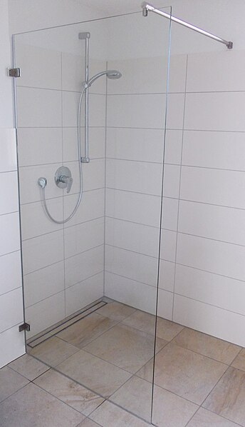 File:Dusche ohne Tuer Walk in Dusche Glasprofi24.jpg