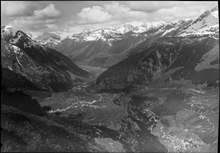 Aerial view (1954) ETH-BIB-Valle Leventina, Blick Nordwesten Pizzo Centrale-LBS H1-016352.tif