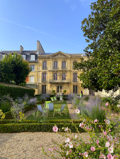 How to get to Musée Lambinet with public transit - About the place