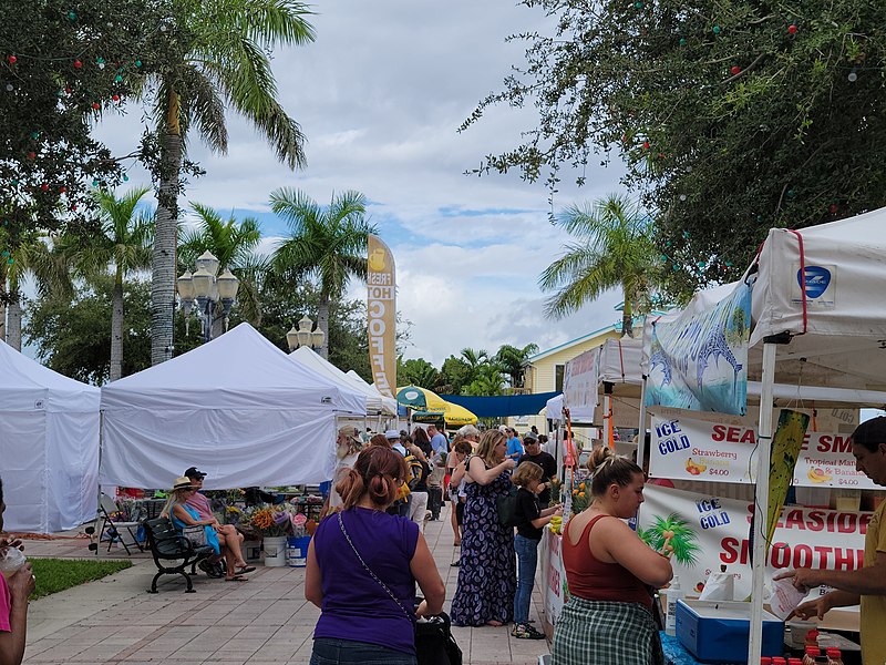 File:Farmers Market in Fort Pierce Florida 5.jpg