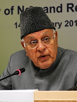 Farooq Abdullah addressing at the presentation ceremony of the Cash Prizes to the best performing Regional Rural Banks and Certificates for extending loans for SPV home lighting systems during 2009-10, in New Delhi (cropped).jpg