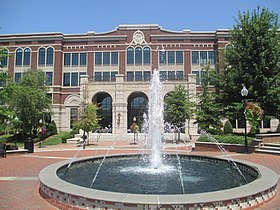 Fountain at Morgan Square, Spartanburg, SC IMG 4821.JPG