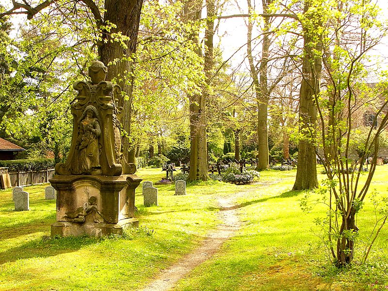 File:Friedhof Augustenstraße (Harzgerode).jpg