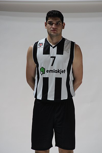 File:Furkan Haltalı 7 Beşiktaş Basketball 20221010 (2).jpg