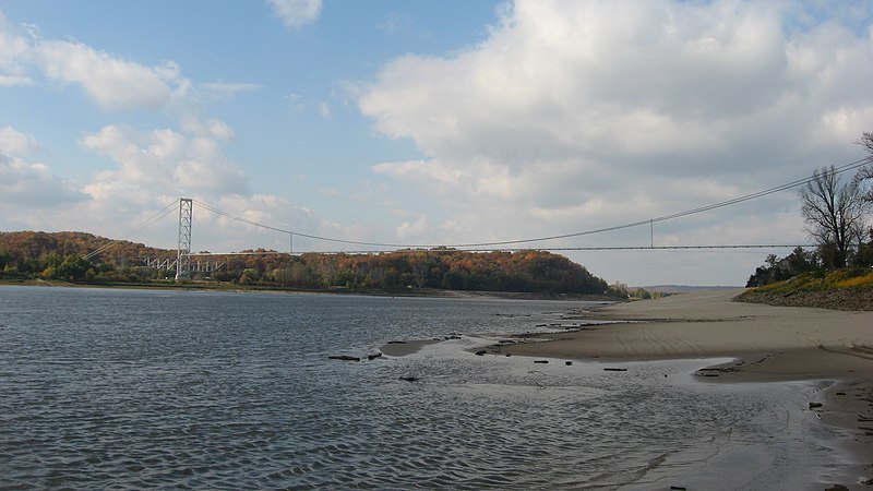 File:Grand Tower Pipeline Bridge.jpg