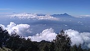 Gambar mini seharga Berkas:Gunung sumbing berawan.jpg