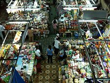Inside Han Market. Han Market Aisles.JPG