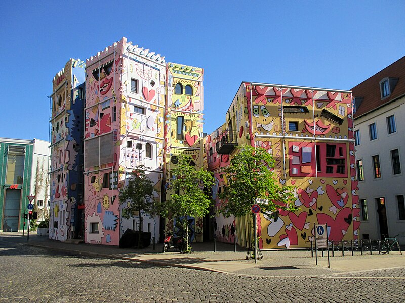 File:Happy RIZZI House Braunschweig von Süden.jpg