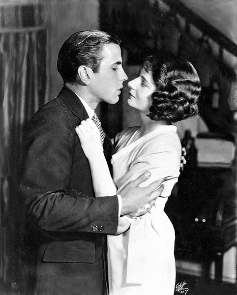 Αρχείο:Humphrey Bogart & Shirley Booth Hell's Bells 1925.jpg