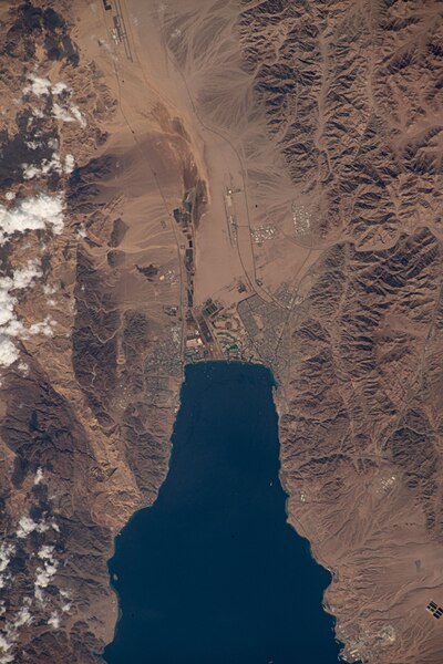 File:ISS061-E-13553 Aqaba and Eilat.jpg