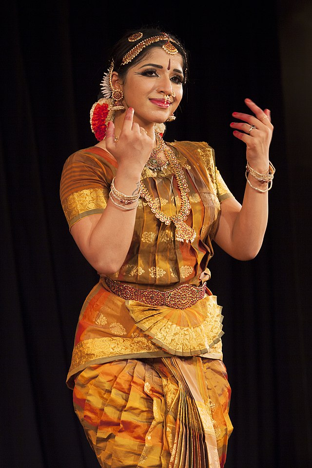 640px Indian classical dance Bharatanatyam from of Tamil Nadu