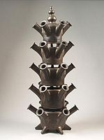 Bronskleurige tulpenvaas bestaande uit 5 delen, 1962