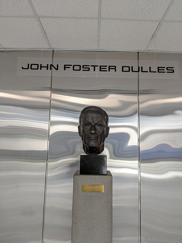 Bust of John Foster Dulles inside the eponymous airport.