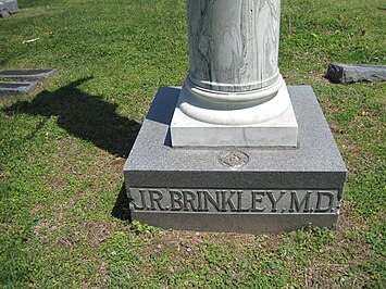 John R Brinkley grave Forest Hill Cemetery Memphis TN 1.jpg