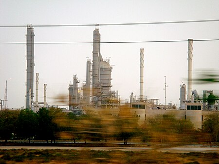 Jubail petrochem-industrial plants.jpg