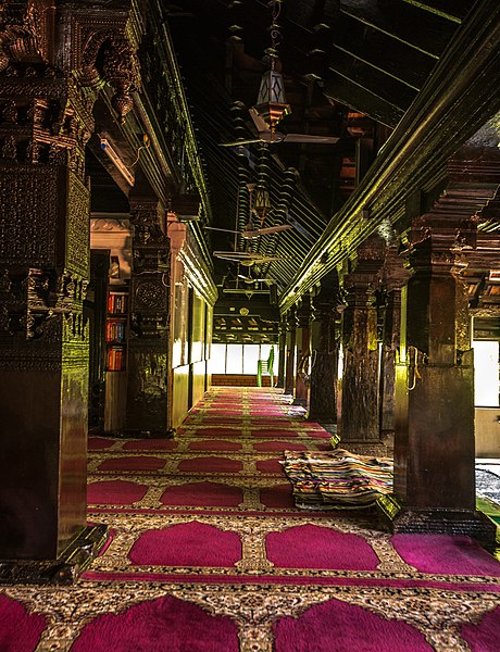 File:Jumma mazjid, Zinad Baksh, Bunder, Mangalore.jpg