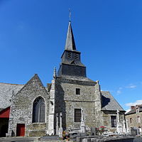 La chapelle et la tour clocher, au flanc sud de l'édifice.