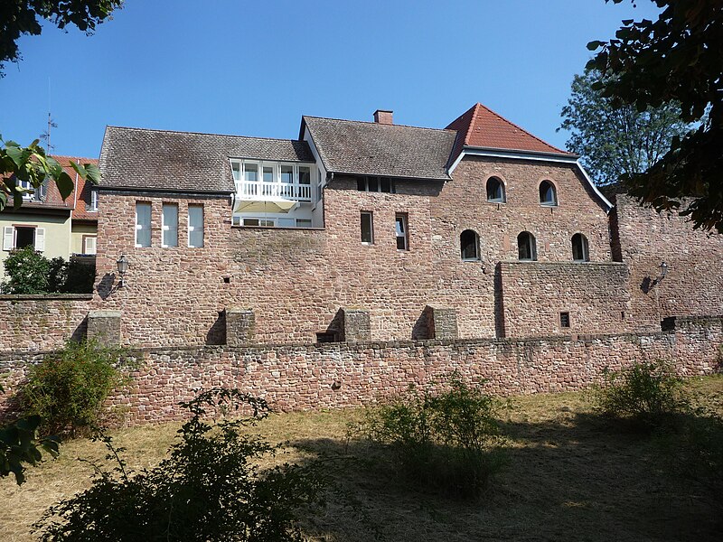 File:Ladenburger-Stadtmauer-03.JPG