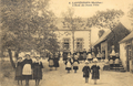 L'école des jeunes filles de Lanvénégen au début du vingtième siècle (carte postale)