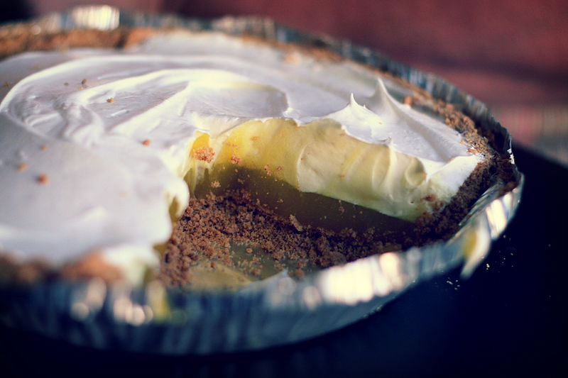 File:Lemon pie prepared with instant pudding mix.jpg