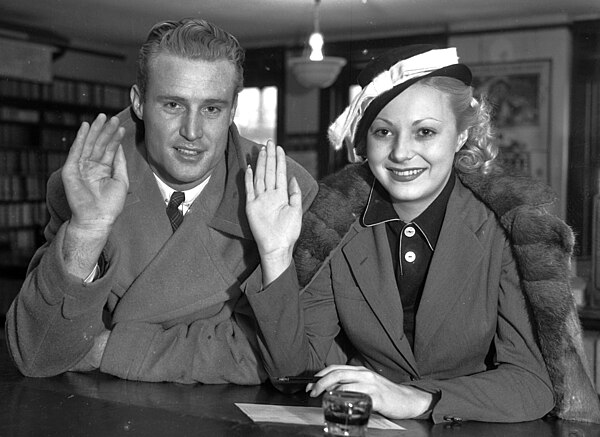 Stoefen (left) with fianceé Ruth Henrietta Moody. 1936