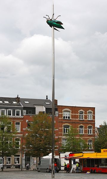 File:Leuven Totem Ladeuzeplein.jpg