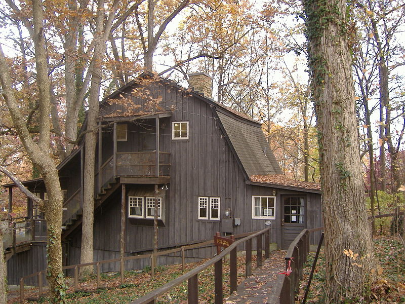 File:Little Loomhouse Esta Cabin.JPG