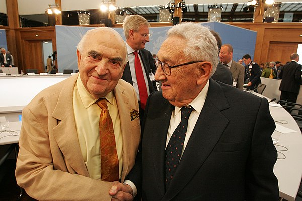 With Henry Kissinger at the International Bertelsmann Forum in 2006