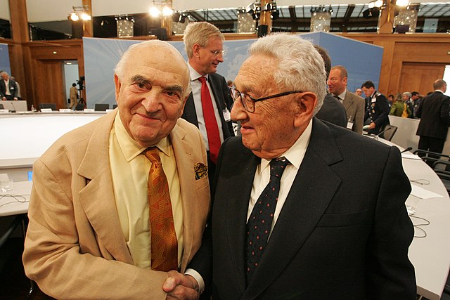 With Henry Kissinger at the International Bertelsmann Forum in 2006