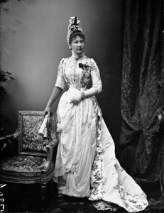 Louise Belgie, princezna Saxe-Coburg a Gotha.png