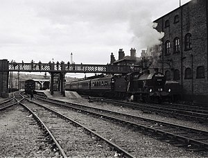 Luton Bute Street station with the Cobbler (1964).JPG