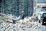 David A. Johnston, un peu plus de treize heures avant sa mort lors de l'éruption du mont Saint Helens en 1980.