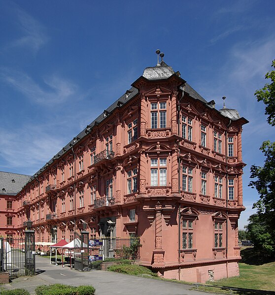 File:Mainz, Residenzschloss BW 2012-08-18 13-24-01.jpg