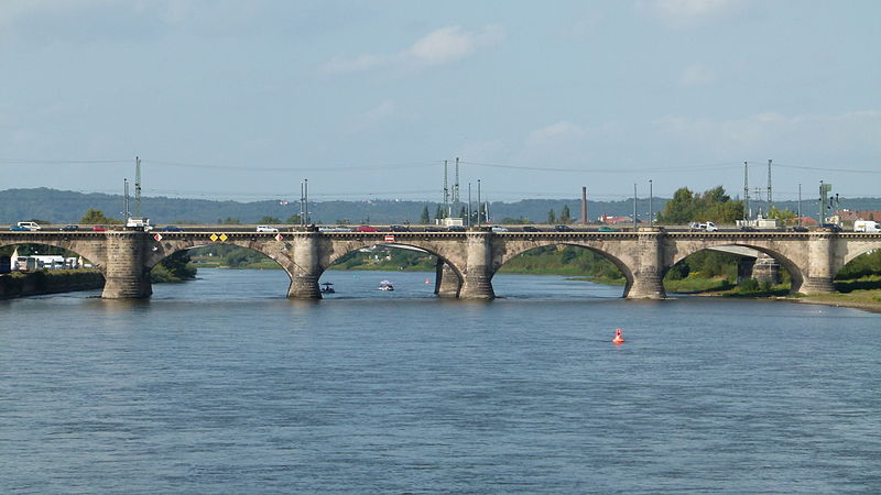 File:Marienbrücke in Dresden 1.jpg