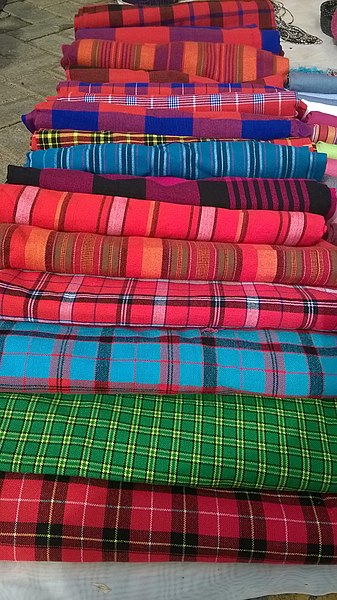 File:Masaai blankets at the Maasai market. Nairobi Kenya.jpg