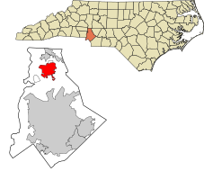 ノースカロライナ州におけるメクレンバーグ郡（上図）と同郡におけるハンターズビル町の位置