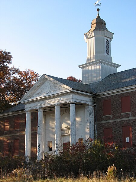 File:Metropolitan State Hospital Admin Building.jpg