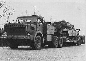 Thornycroft Antar mit Panzer Centurion