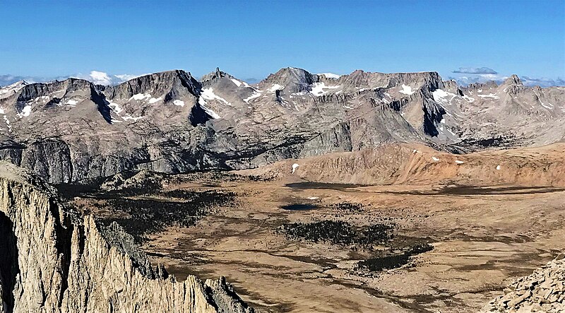 File:Milestone, Midway, Table Mtns.jpg