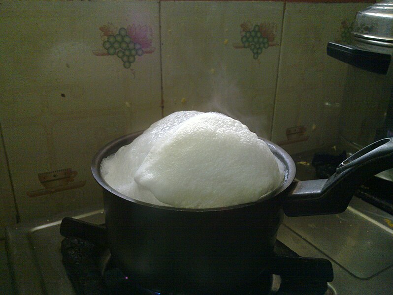 File:Milk boiling.jpg