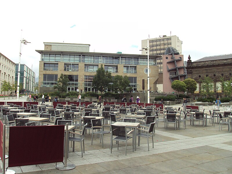 File:Millennium Square, Leeds - DSC07702.JPG