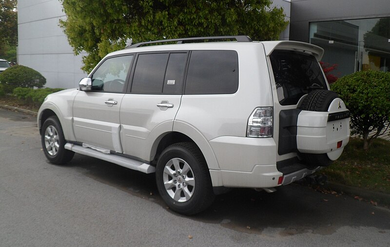 File:Mitsubishi Pajero IV LWB 02 China 2014-04-20.JPG