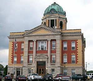 Das Monroe County Courthouse in Woodsfield, gelistet im NRHP mit der Nr. 80003168[1]