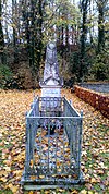 Montigny-sur-l'Hallue, cimetière communal, monument et tombe militaires 1870 1.jpg