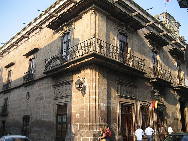 File:Morelia - Casa isidro Huarte.jpg