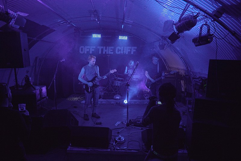 File:Mouths playing live at Off the Cuff, Herne Hill, London, July 2016 04.jpg