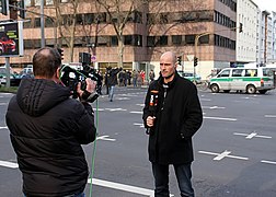 N24-Reporter mit Kameramann - Köln (7344).JPG