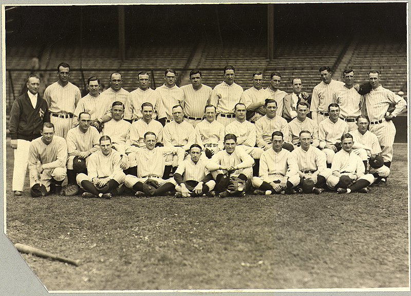 File:New York Yankees baseball team posed LCCN89714109.jpg