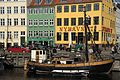 3648) Vieux bateau de pêche à Nyhavn, Copenhague, Danemark. , 27 septembre 2016