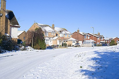 How to get to Oakley Vale with public transport- About the place